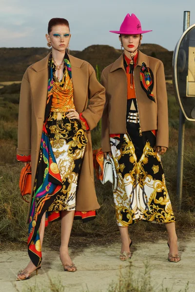 Look 17